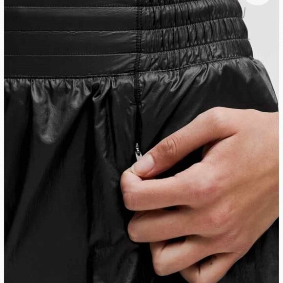 NWT LULULEMON Hotty Hot High-Rise Lined Short 4" Matte Sheen - Picture 3 of 6